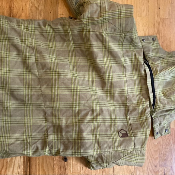 Liquid Boardwear winter jacket warm and in good condition - Picture 5 of 9